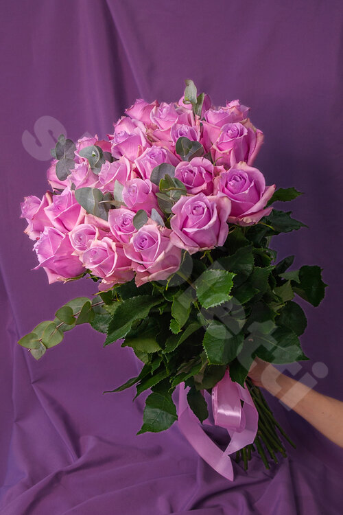 Разноцветные Розы Букет 25 роз  шт. 70 см. Skoroletti в г. Москва
