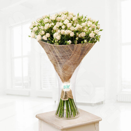 Белые Розы Букет Yana 35 шт. 60 см. Skoroletti в г. Сочи