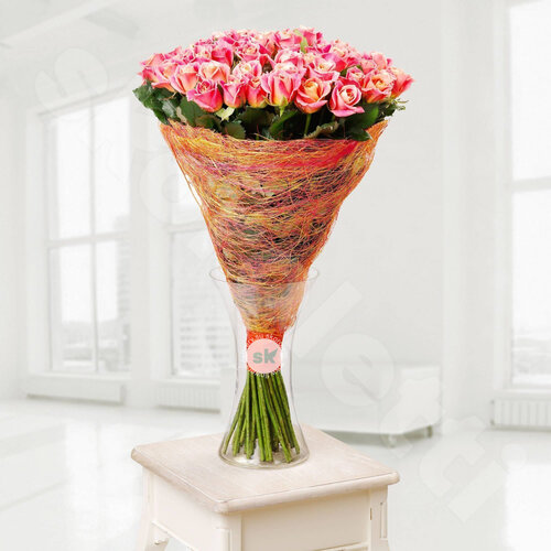 Разноцветные Розы Розы Piggy 35 шт. 70 см. Skoroletti в г. Сочи