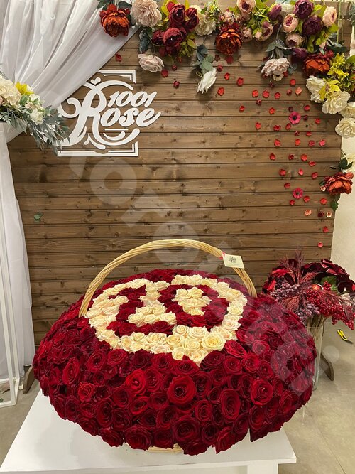 Разноцветные Розы Корзинка с сердцем  шт. 60 см. Skoroletti в г. Липецк