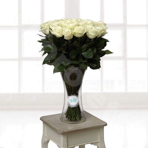 Белые Розы Розы Avalanche 51 шт. 70 см. Skoroletti в г. Сочи